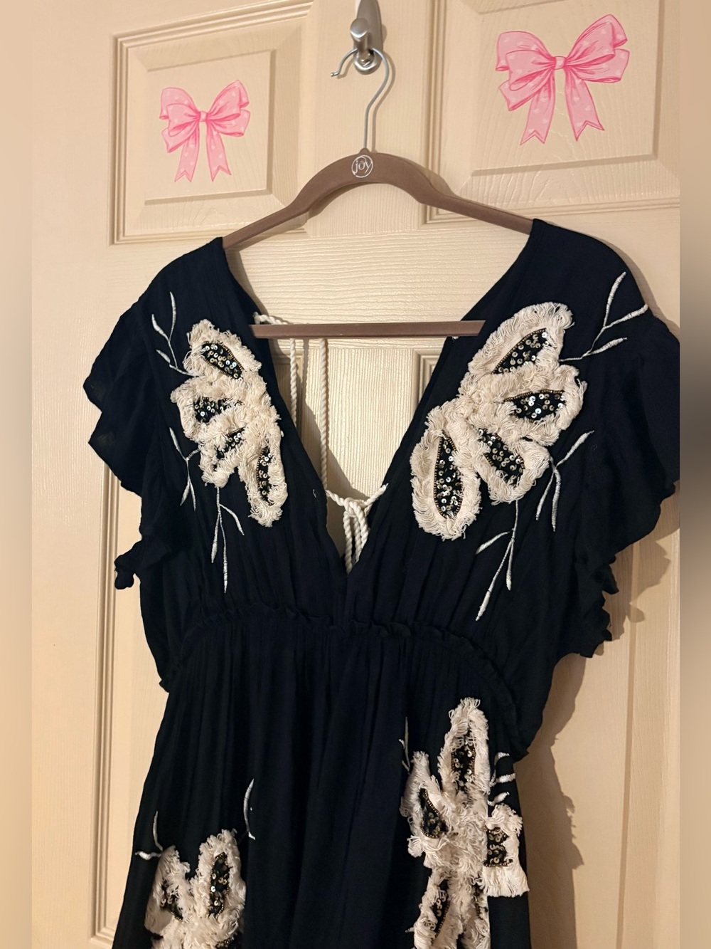 POL Patched Embroidered Sequin Maxi Dress Black Cream Tassel Tie Size Large New - Picture 7 of 8
